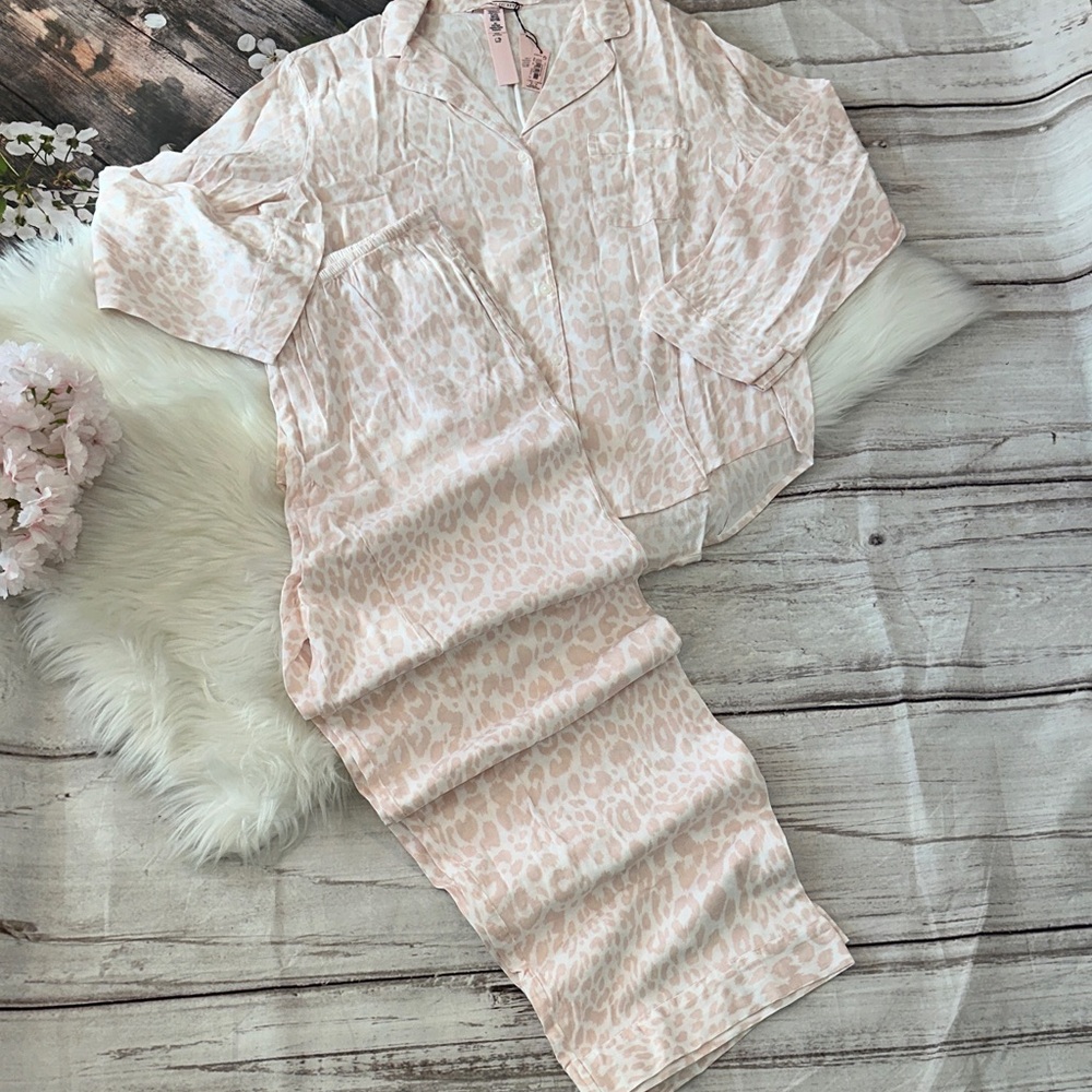 Victoria’s Secret Pink Leopard Print Pajama Set Size Medium